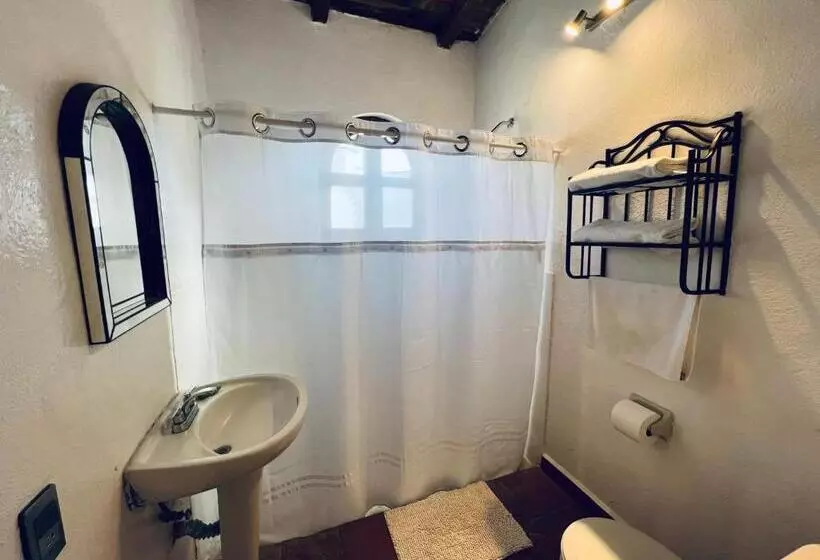 Standard Neljän Hengen Huone, Parador Vernal