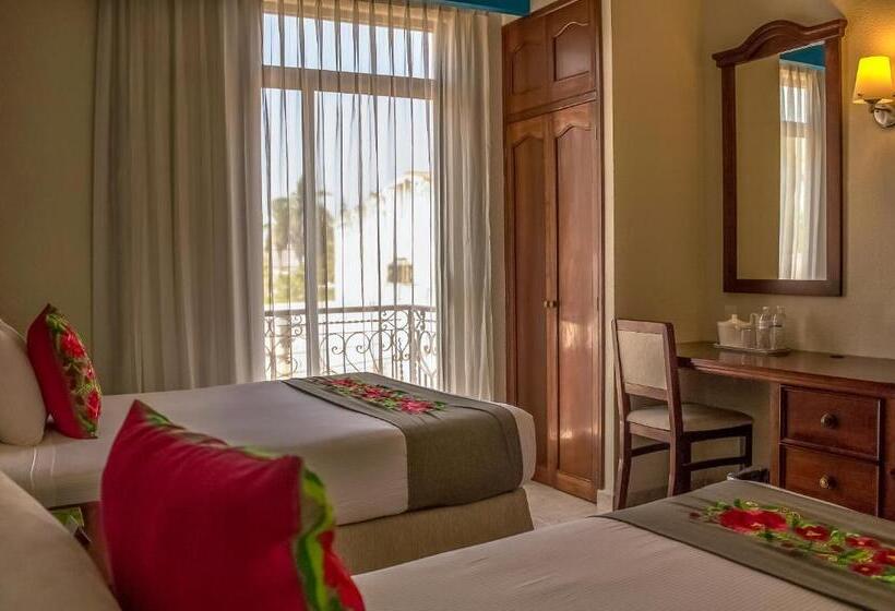 سوییت جونیور, Plaza Campeche