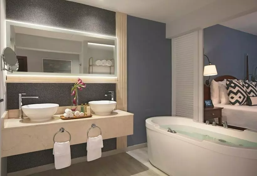 Junior Suite King Bed