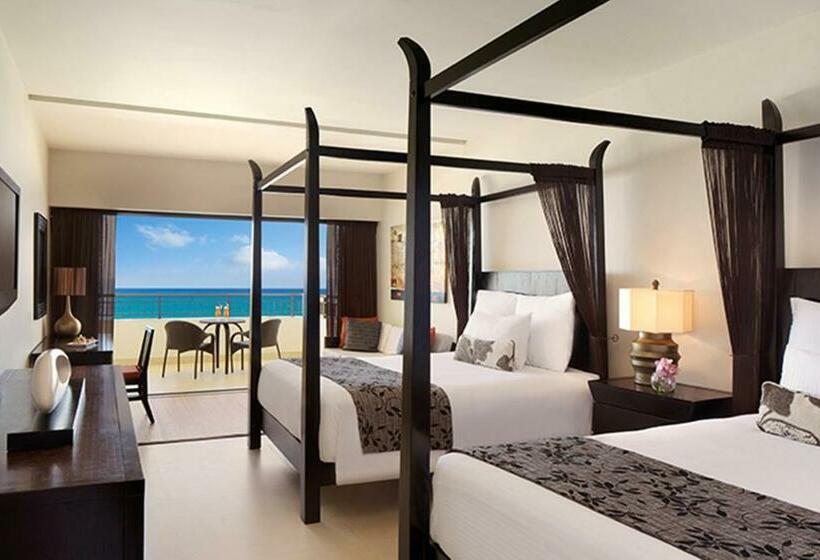 سوئیت جونیور با چشمانداز باغ, Secrets St. James