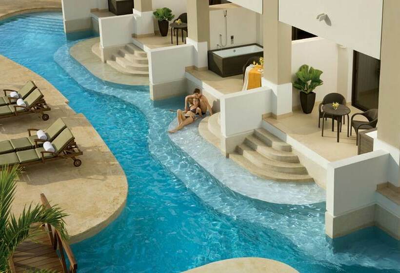 سوییت جونیور کلاب, Secrets St. James