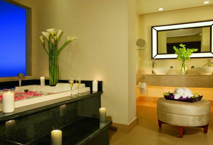 سوئیت پرزیدنت, Secrets St. James