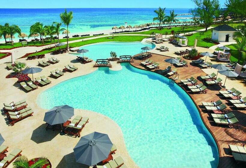 اتاق استاندارد, Secrets St. James