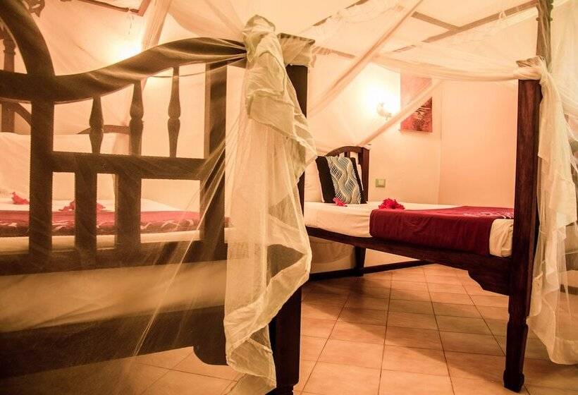 غرفة قياسية ثلاثية مطلة علي الحديقة, Jaz Adonia