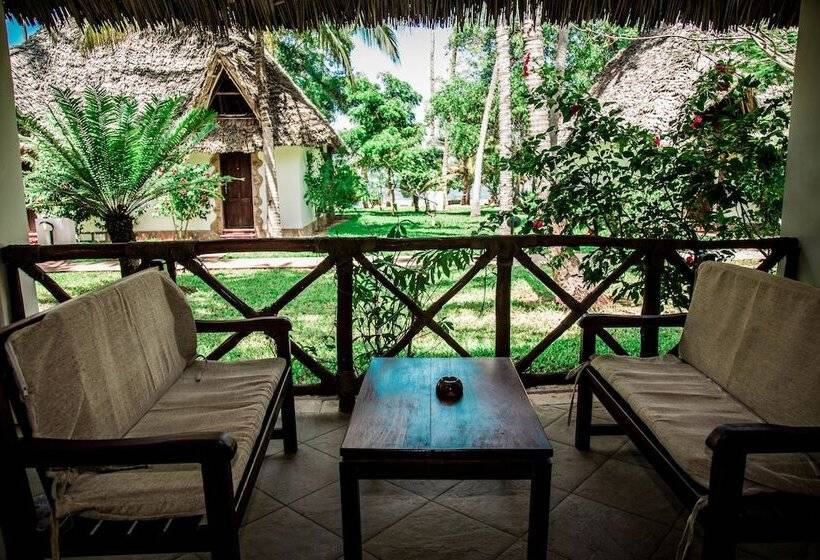 غرفة قياسية مطلّة علي البحر, Jaz Adonia