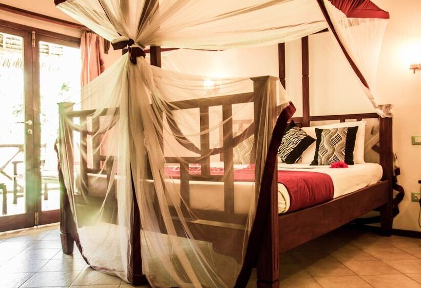 غرفة قياسية مطلّة علي البحر, Jaz Adonia