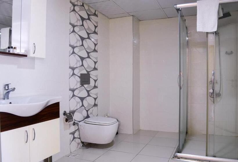 Camera Quadrupla Standard con Balcone, Bilgehan