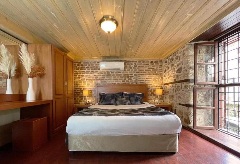 Deluxe Suite King Bed, Mille Kaleiçi