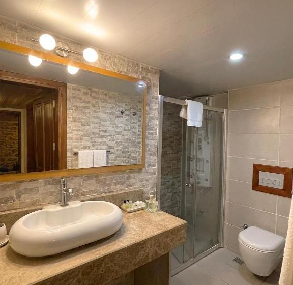 سوییت لوکس, Mille Kaleiçi