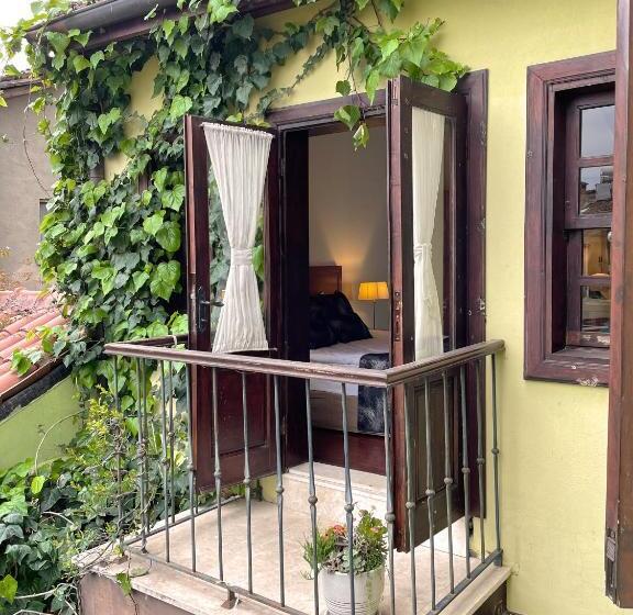 اتاق استاندارد با بالکن, Mille Kaleiçi