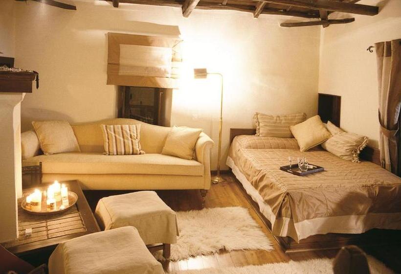 بنجلو قياسى, Santikos Mansion, Santikos Collection