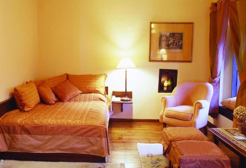 بنجلو قياسى, Santikos Mansion, Santikos Collection