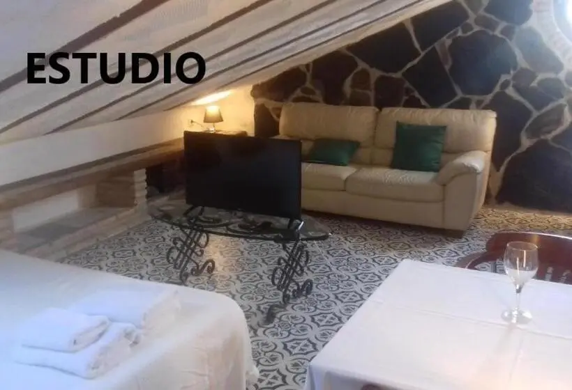استودیوی استاندارد, Alojamientos La Casa De Piedra