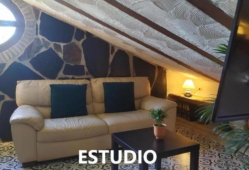 إستوديو قياسى, Alojamientos La Casa De Piedra