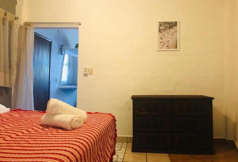 חדר משפחתי, Refugio Del Cielo #