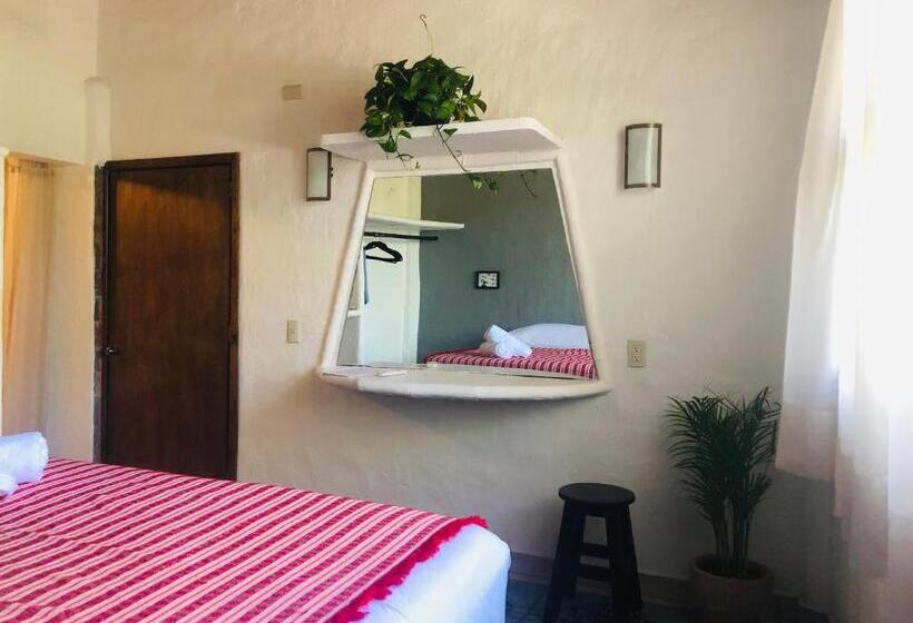 חדר משפחתי, Refugio Del Cielo #