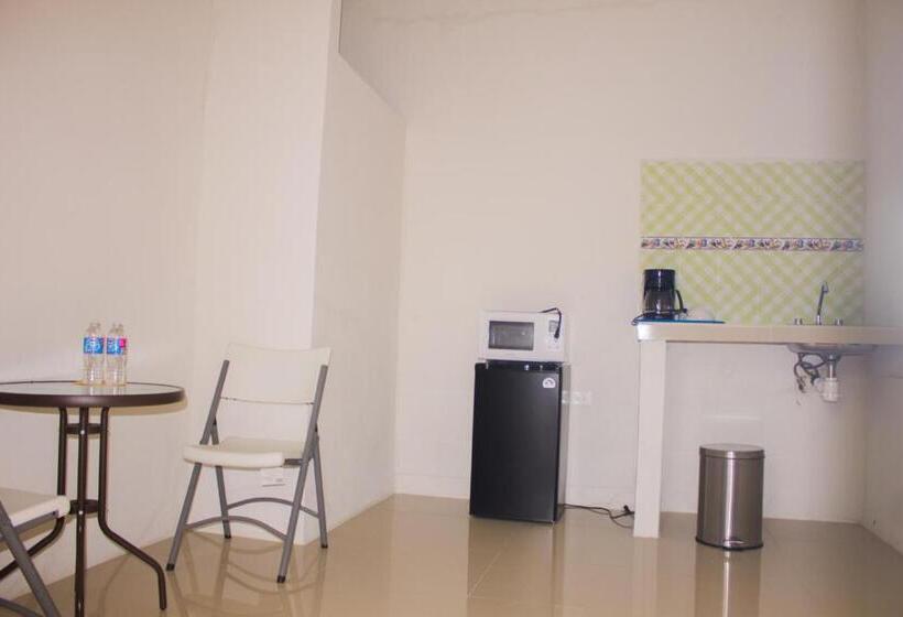 小型套房, Rosvel