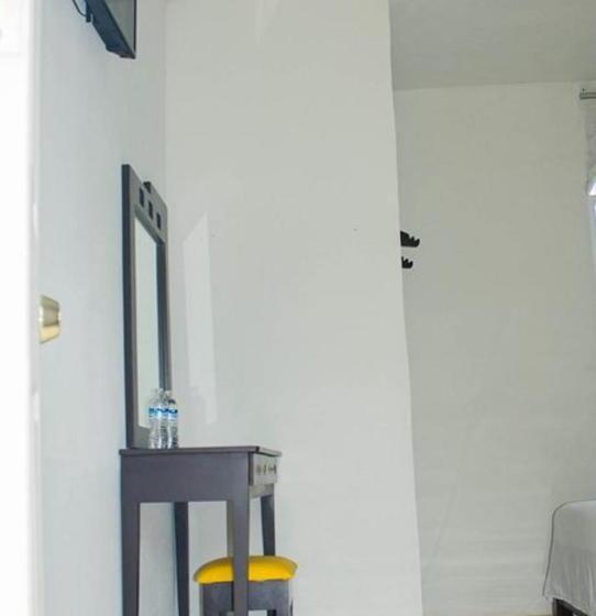 四人标准间, Rosvel