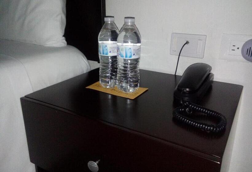 小型套房, Rosvel