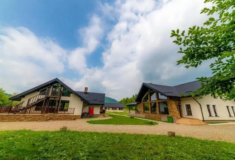 Superior-studio, Pensiunea Arc Bucovina