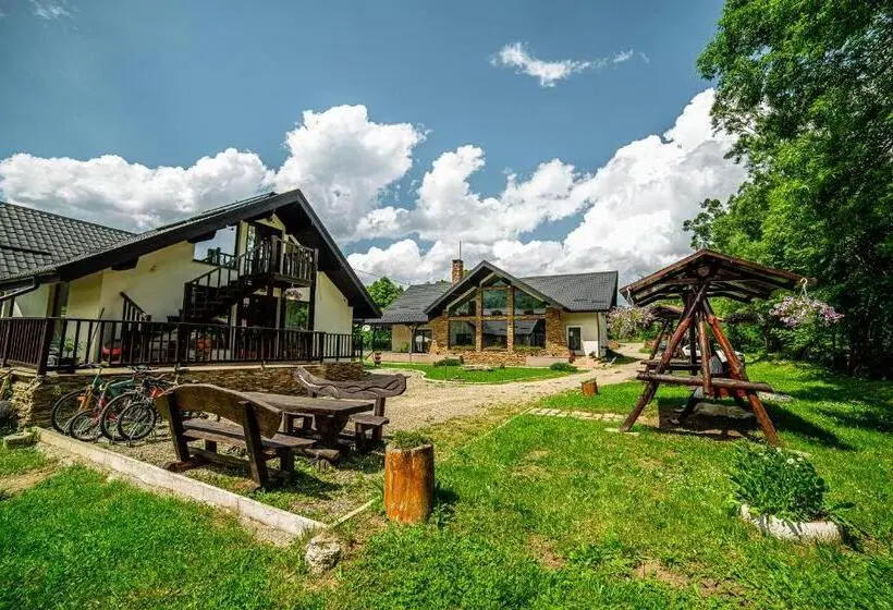 Deluxe-studio, Pensiunea Arc Bucovina