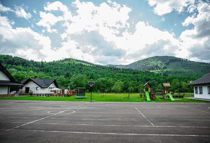 استودیوی لوکس, Pensiunea Arc Bucovina