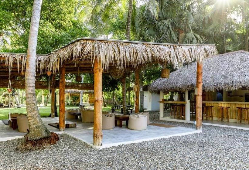 غرفة قياسية ثلاثية مطلة علي الحديقة, Kibayo Lagoon Villa