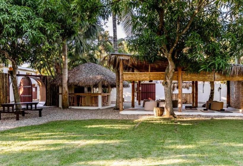 غرفة قياسية ثلاثية مطلة علي الحديقة, Kibayo Lagoon Villa