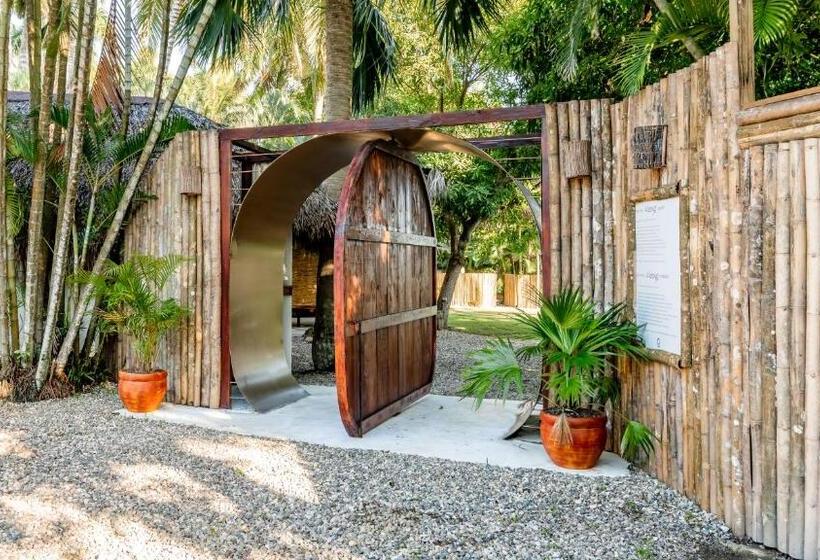 غرفة قياسية مزوَّدة بشُرفة, Kibayo Lagoon Villa