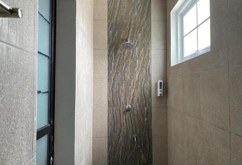 Номер Deluxe, Padekosan