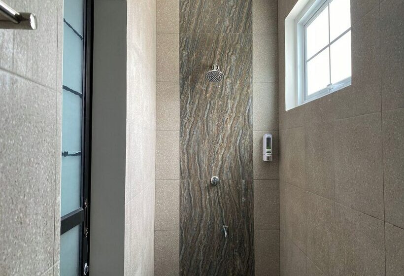 Номер Deluxe, Padekosan