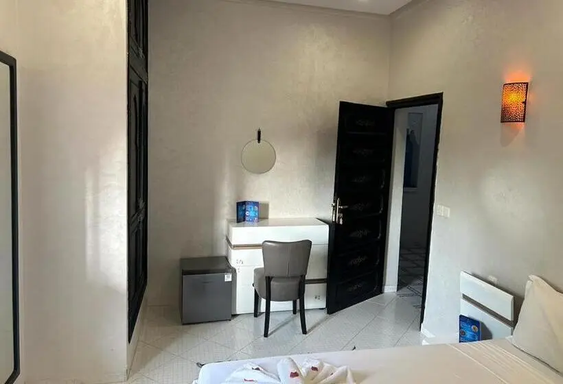 デラックスルーム, Riad Redwan