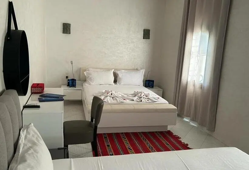 デラックスルーム, Riad Redwan