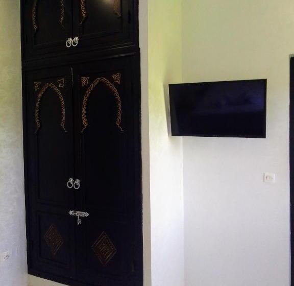 اتاق لوکس, Riad Redwan