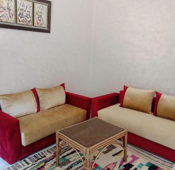 اتاق لوکس خانوادگی, Riad Redwan