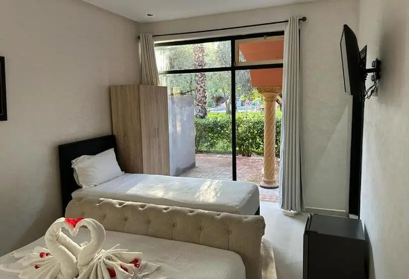 スタンダードスタジオ, Riad Redwan