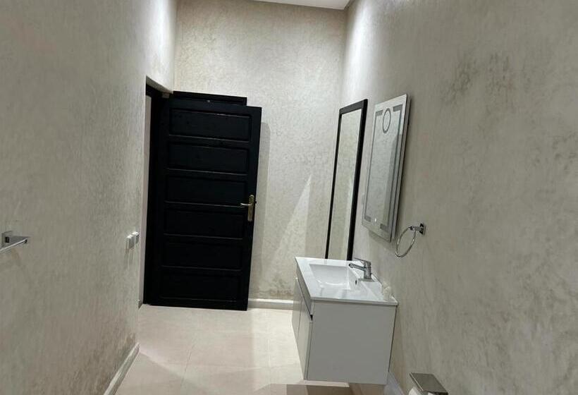 استودیوی استاندارد, Riad Redwan