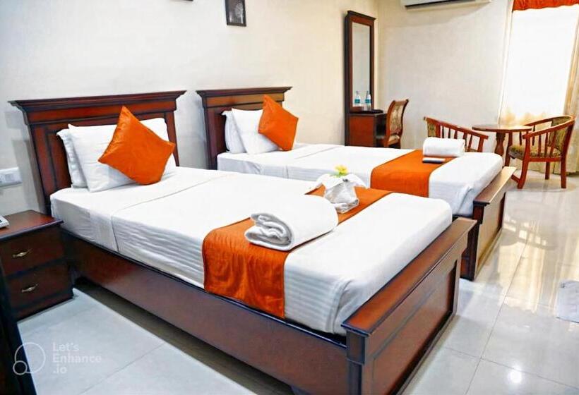 חדר דלוקס, Seasons Inn