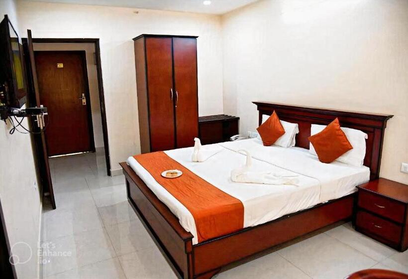 חדר דלוקס, Seasons Inn