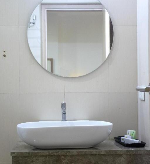 חדר סופריור עם מיטת קינג, Seasons Inn