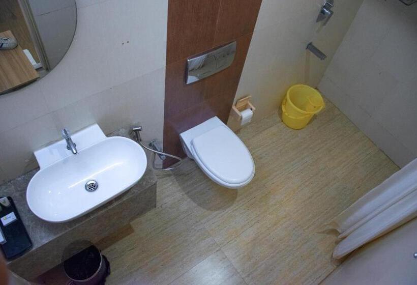 חדר סופריור עם מיטת קינג, Seasons Inn