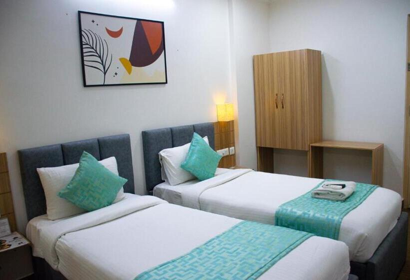 חדר סופריור עם מיטת קינג, Seasons Inn