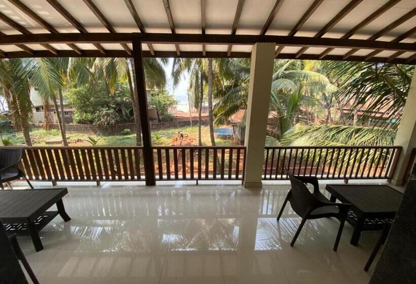 基本三人间, Verandah Solitude By The Sea Homestay
