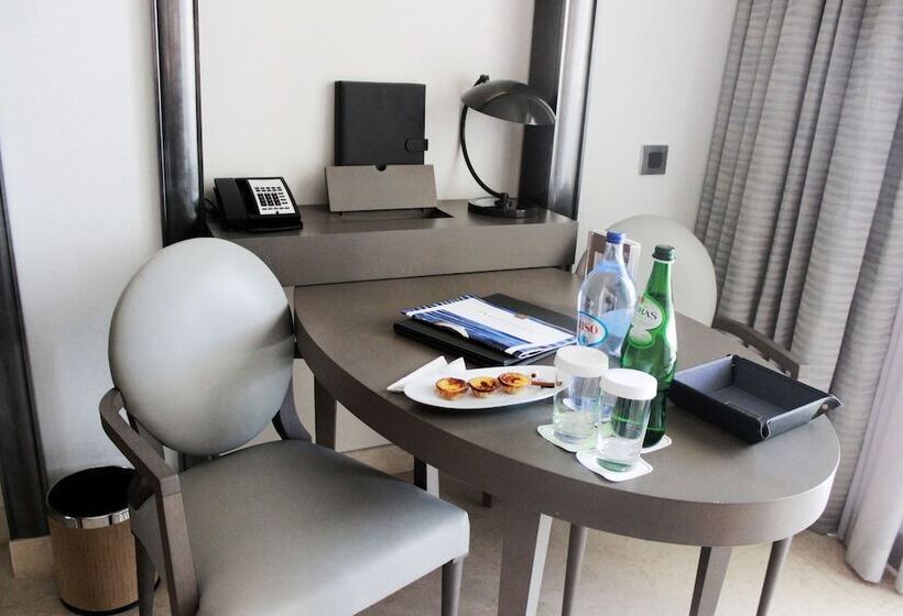 חדר דחוקס עם מיטת קינג, Conrad Algarve