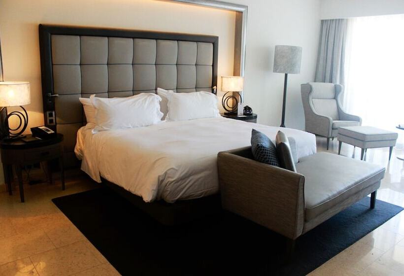 חדר דחוקס עם מיטת קינג, Conrad Algarve