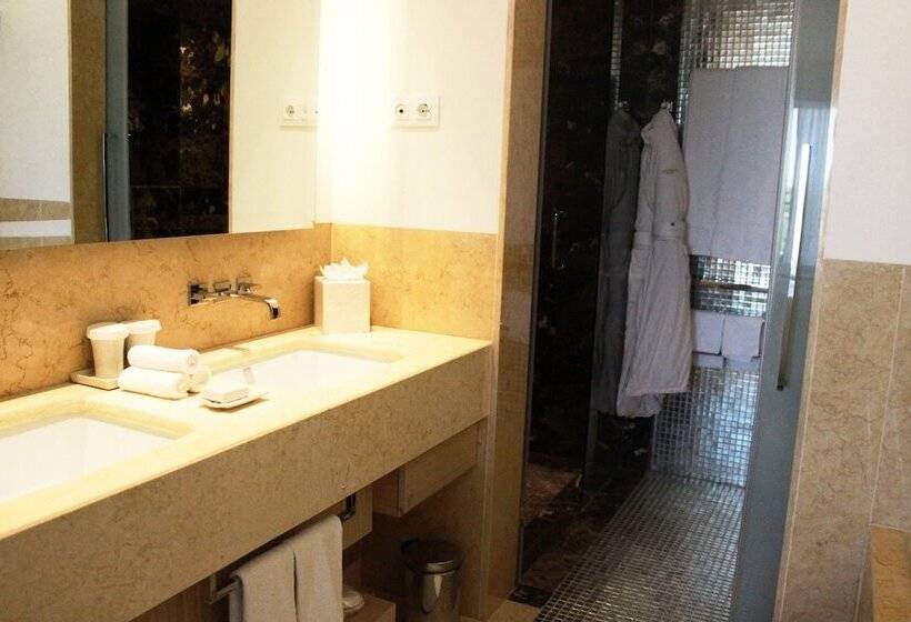 חדר דלוקס נוף בריכה, Conrad Algarve