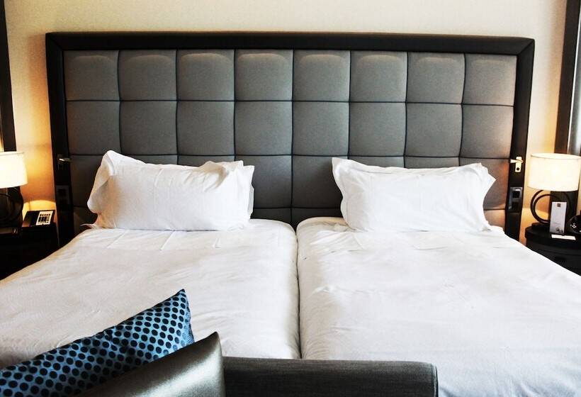 חדר דלוקס נוף בריכה, Conrad Algarve