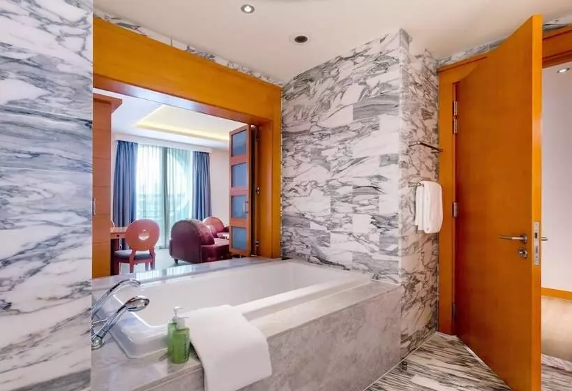 سوییت لوکس, Resorts World Sentosa   Hotel Michael
