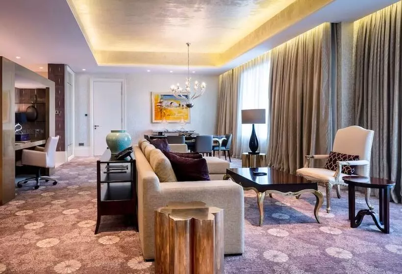 سوئیت دلوکس 2 خوابه, Resorts World Sentosa   Hotel Michael