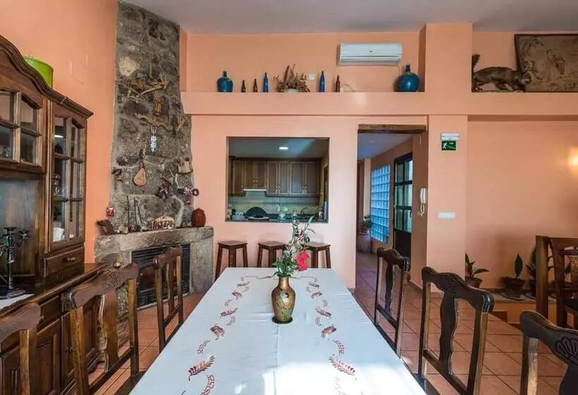 کلبه ییلاقی, Apartamentos & Casa Rural Boada Con Jardin Interior Y Barbacoa